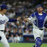 Yoshinobu Yamamoto dominant as Dodgers edge Giants