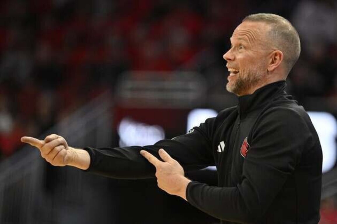 No. 20 Louisville tightens defense in second half to outlast SMU