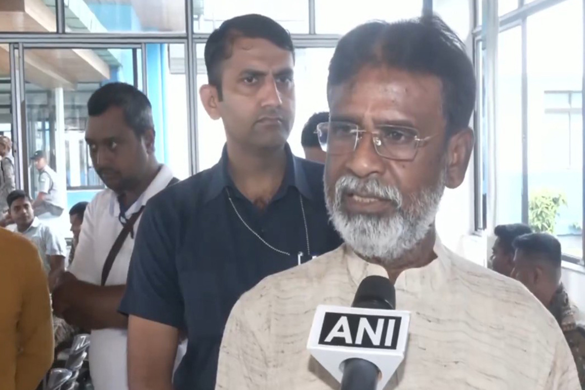 "No place for infiltrators in India": BJP's Khagen Murmu on Hakimpur Border gathering