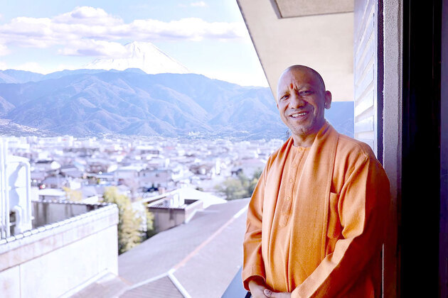 CM Yogi rides advanced SCMAGLEV Train in Yamanashi