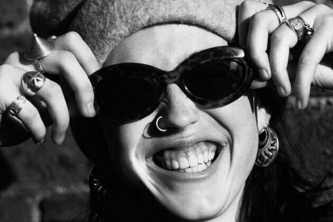 Indie pop-rock angel, Angie Hart