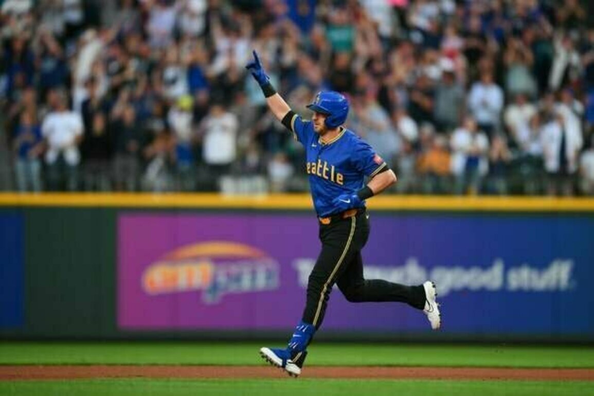 Mariners continue series vs. Astros in battle of AL West's best