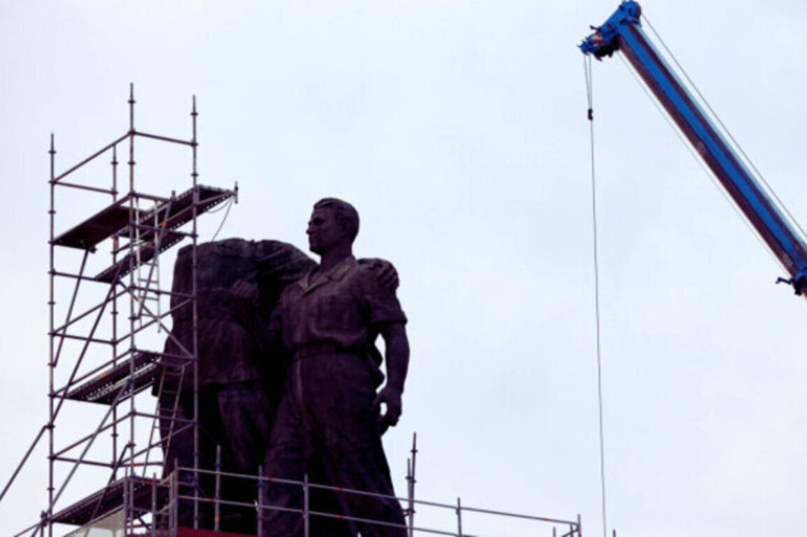Scaffolding Around Soviet Army Monument in Sofia Set For Removal