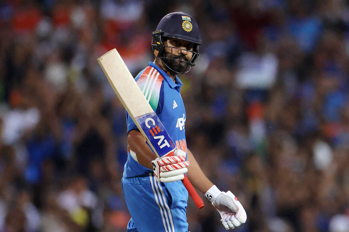 Rohit Sharma unleashes his mischievous side as he pulls 'shock pen' prank on Dhawal Kulkarni