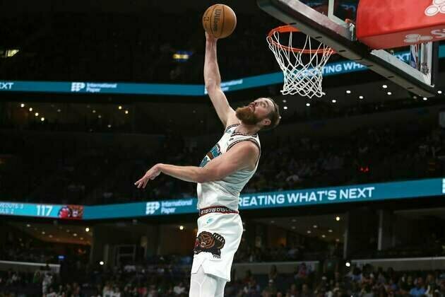Report: Grizzlies trade C Jay Huff to Pacers