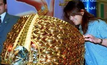 BIZARRO: Maior anel de ouro do mundo pesa mais de 50 quilos