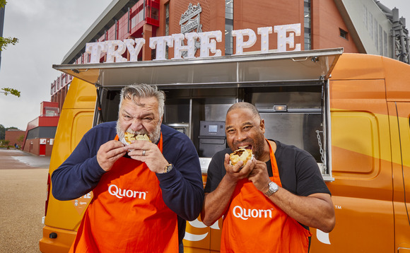 (L-R) Neil Ruddock and John Barnes plan to serve up the meat-free pies to fans at Anfield on Saturday | Credit: Quorn
