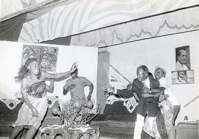  akayimbira dramactors a scene from diwulira a play on the consequences of  on society 1992