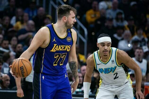 LeBron James' buzzer-beating tip-in lifts Lakers over Pacers
