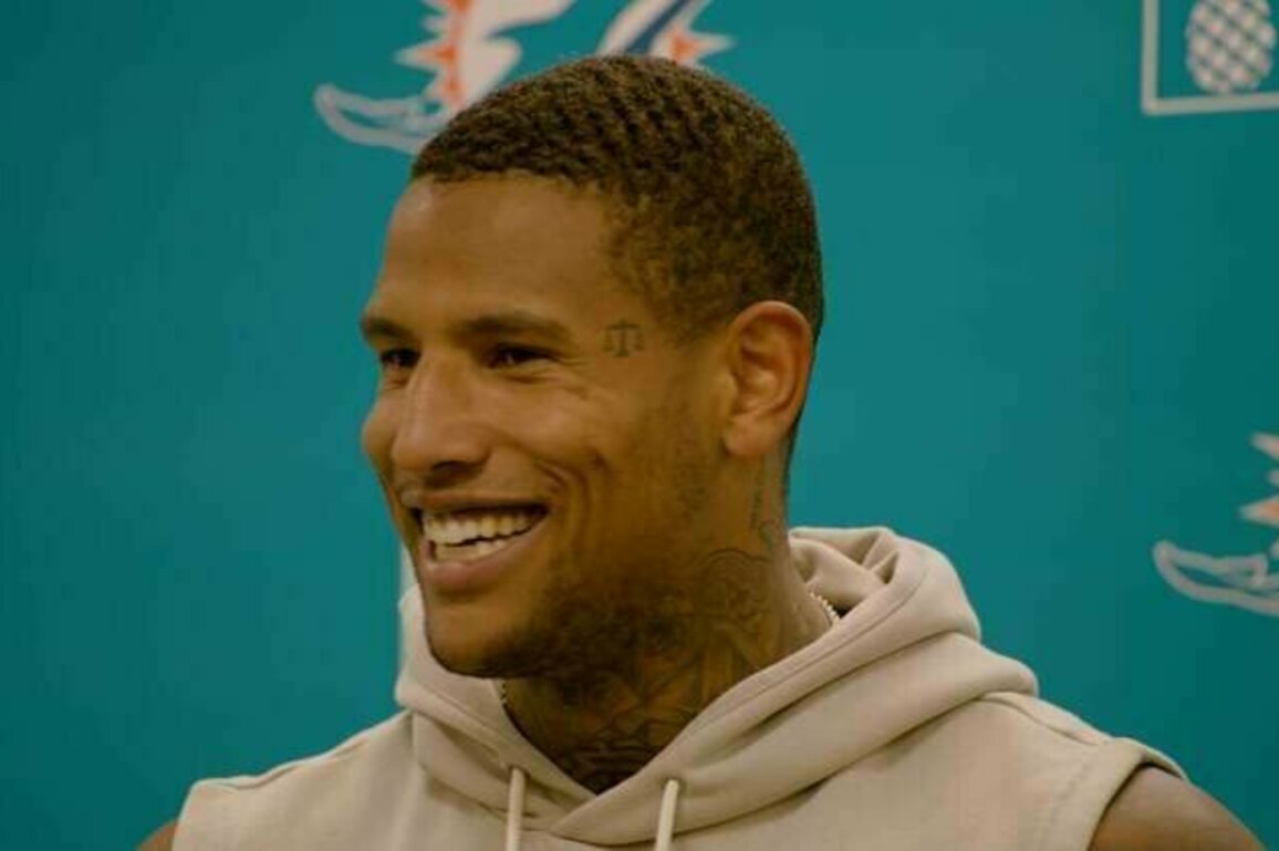 Dolphins Vets Report For Camp, Meet With Media