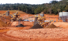 Operação de minéroi de ferro da ZMM em MG