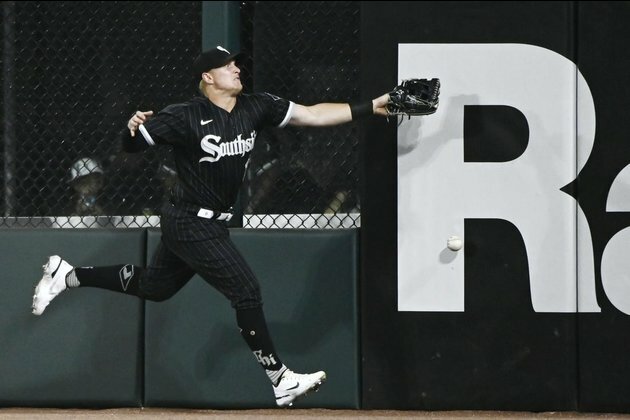 White Sox slip by Astros for fifth straight win