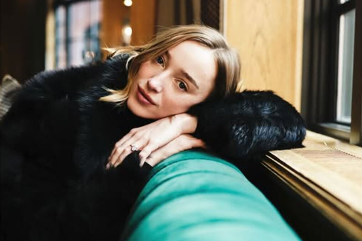 Phoebe Dynevor to lead Emily Henry's bestseller 'Beach Read' adaptation