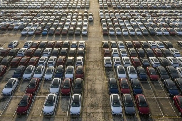 Hertz files for bankruptcy after rental car demand vanishes
