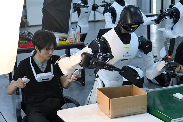 Xinhua Headlines: Why the world is looking more favorably at China