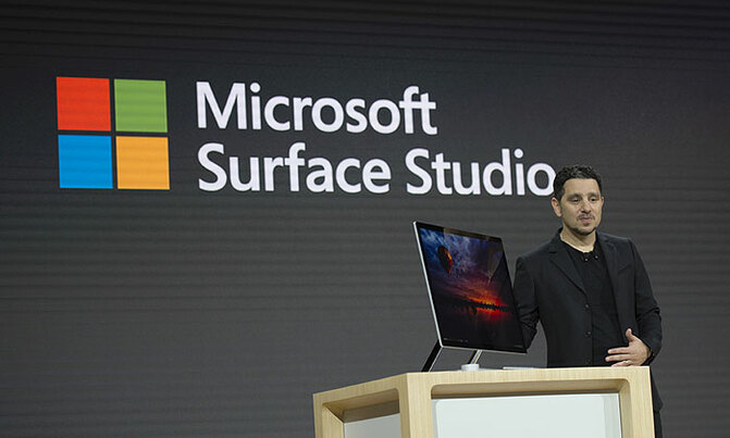 Microsoft aims at Apple with high-end PCs, 3D software Microsoft aims at Apple with high-end PCs, 3D software