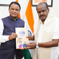 Odisha CM Majhi calls on Union Minister HD Kumaraswamy to discuss steel sector growth