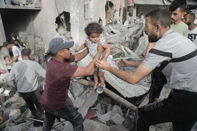 UN calls for scaling up supplies as 5 aid trucks allowed into Gaza
