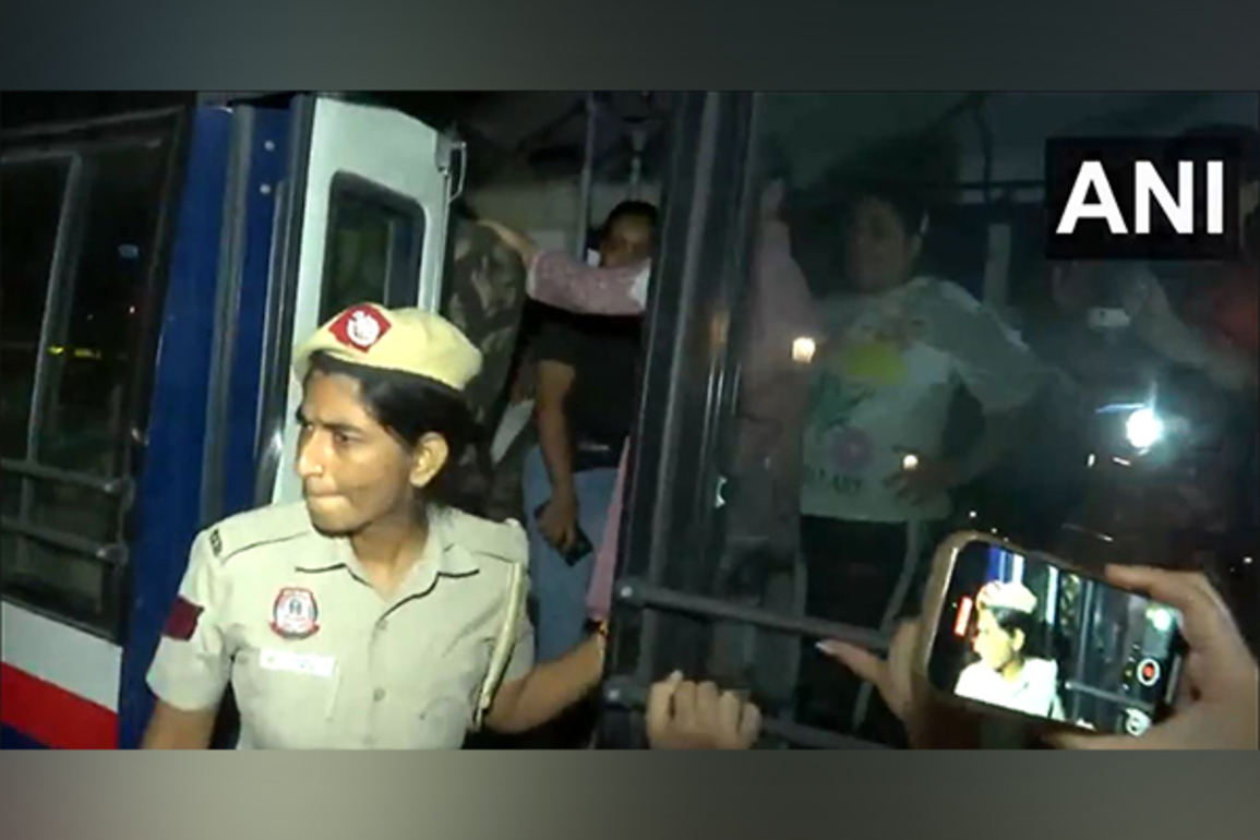 Police detain protestors opposing SC order to relocate stray dogs in Delhi-NCR