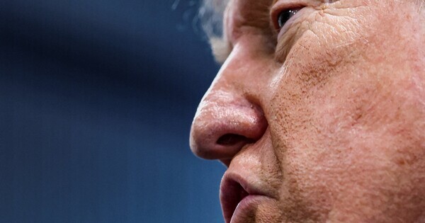 Trump shares article suggesting option with him to enforce naval blockade on Iran