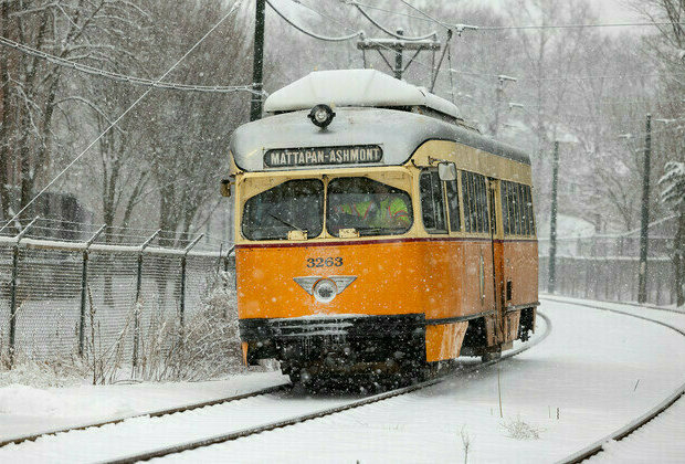 More snow, ice, flooding to lash U.S. in coming days