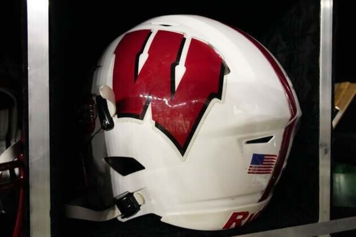 Jack Pugh, who walked way from college football, dies
