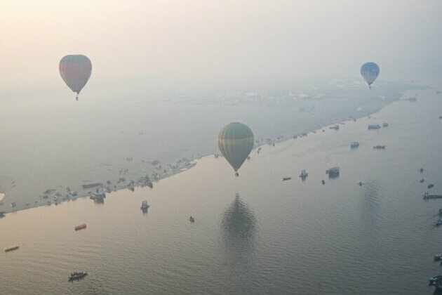 Varanasi is hosting a four-day Kashi Balloon and Boat Festival