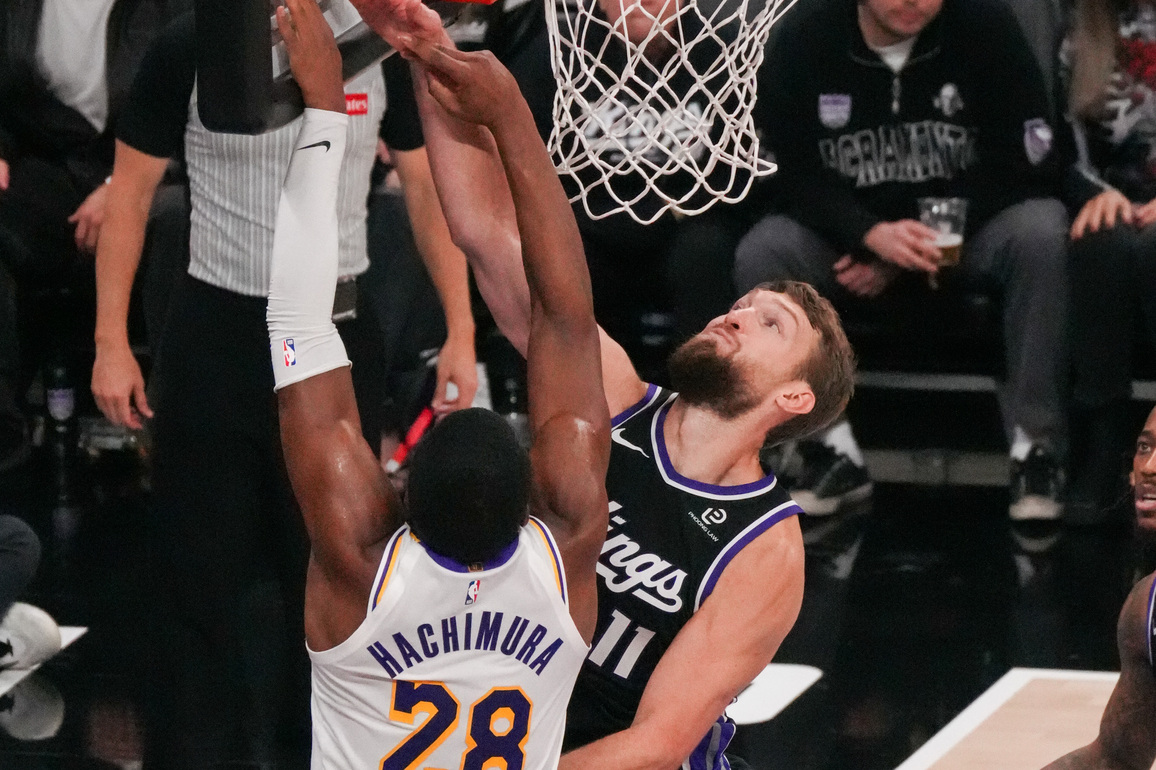 (SP)U.S.-SACRAMENTO-BASKETBALL-NBA-KINGS VS LAKERS