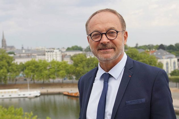French senator arrested on suspicion of drugging female MP