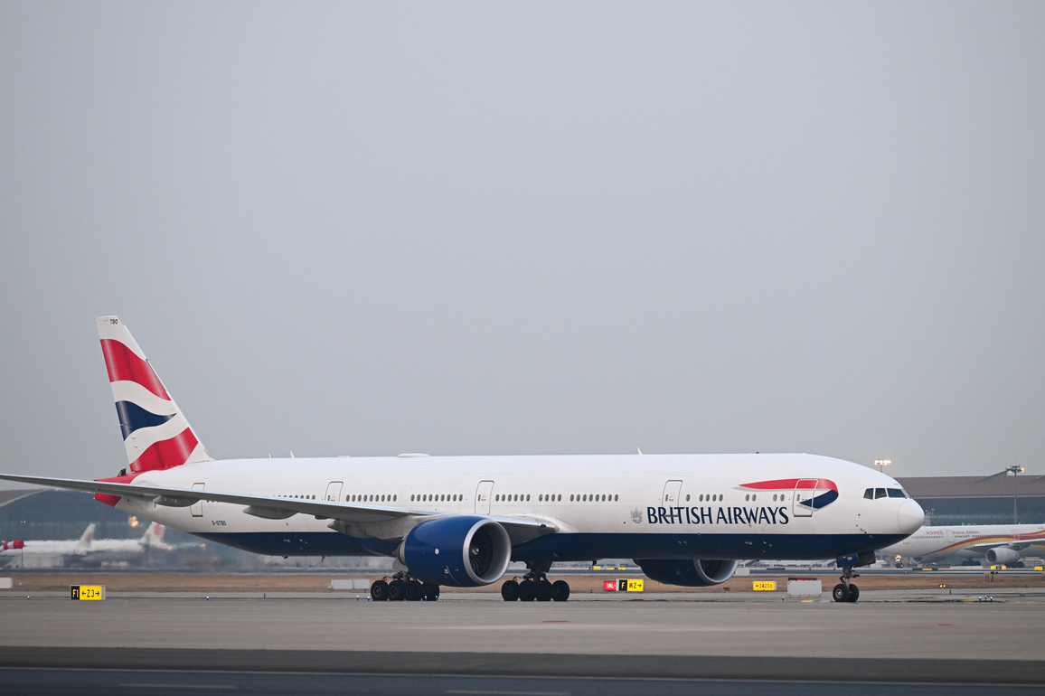 CHINA-BEIJING-BRITISH PRIME MINISTER-ARRIVAL (CN)