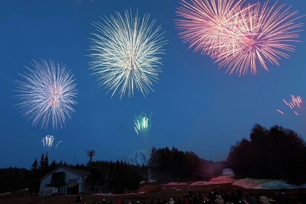 Asia Album: Fireworks show at Mt. Fuji in Japan