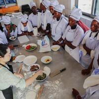 (Hello Africa) Woks and dreams: Tanzanian youth embrace Chinese culinary art