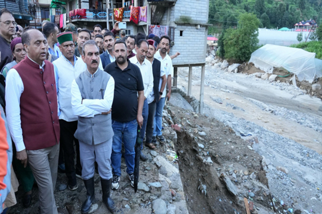 Himachal Pradesh: CM Sukhu and LoP Thakur jointly inspect the disaster-hit Thunag