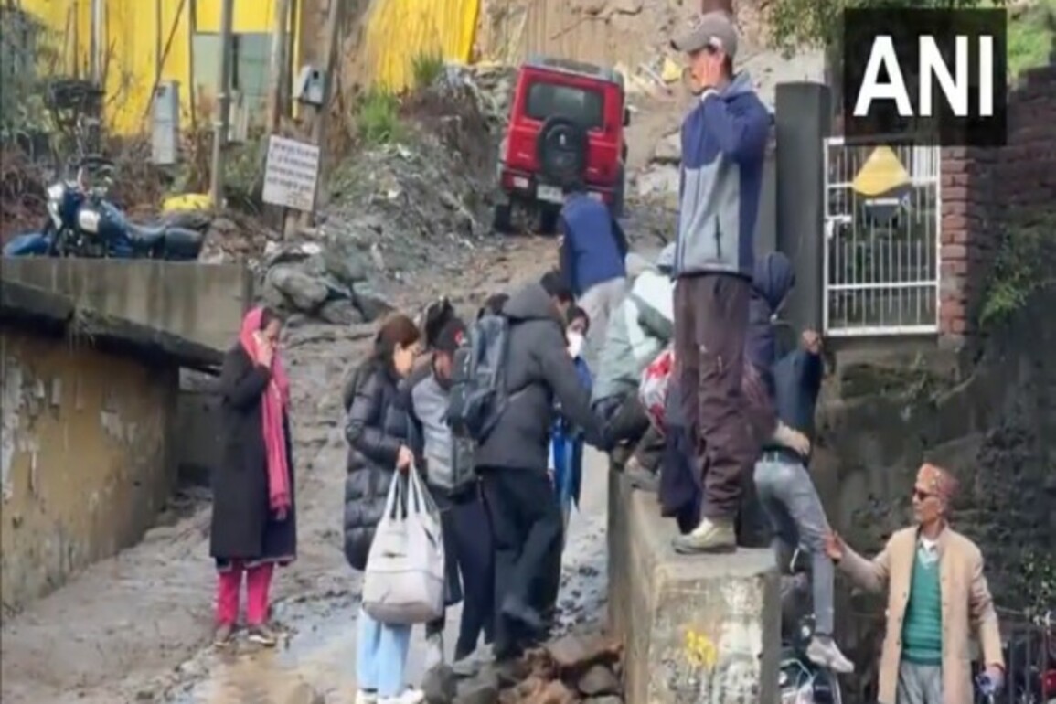 Himachal Pradesh: Flash floods and landslides cause chaos in Kullu