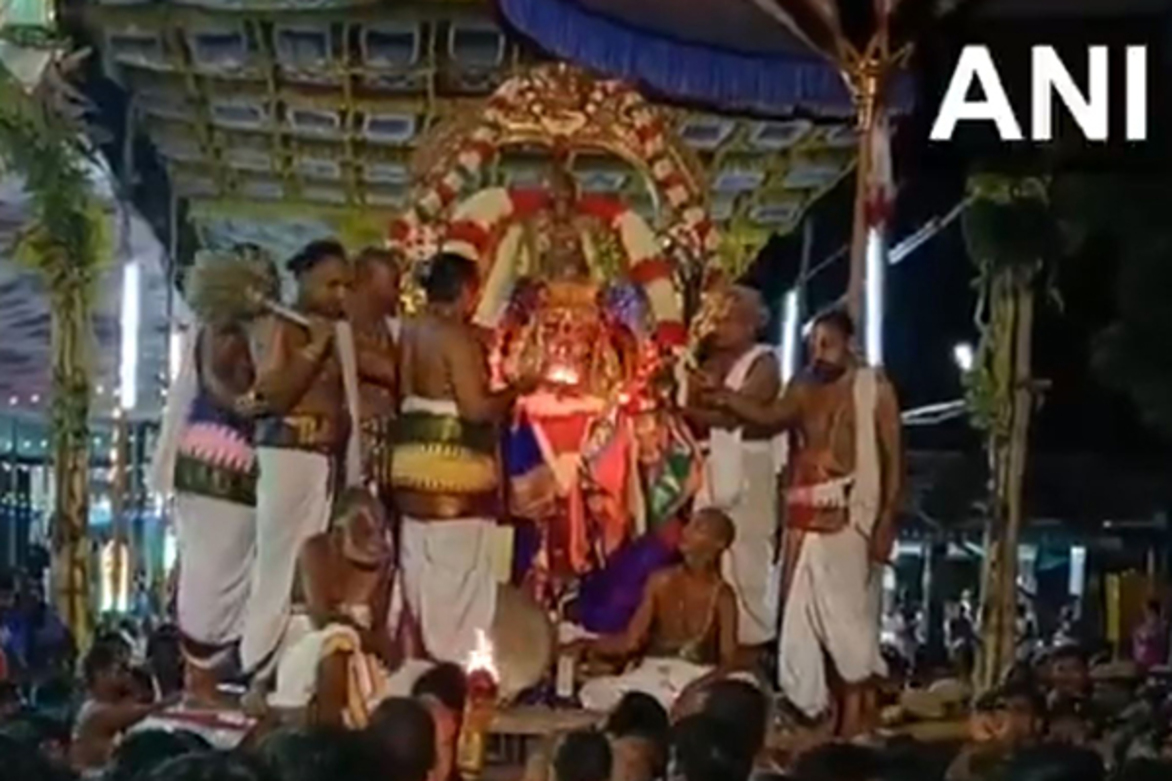 Tamil Nadu: Devotees throng Varadharaja Perumal Temple in Kanchipuram for Garuda Vahanam procession