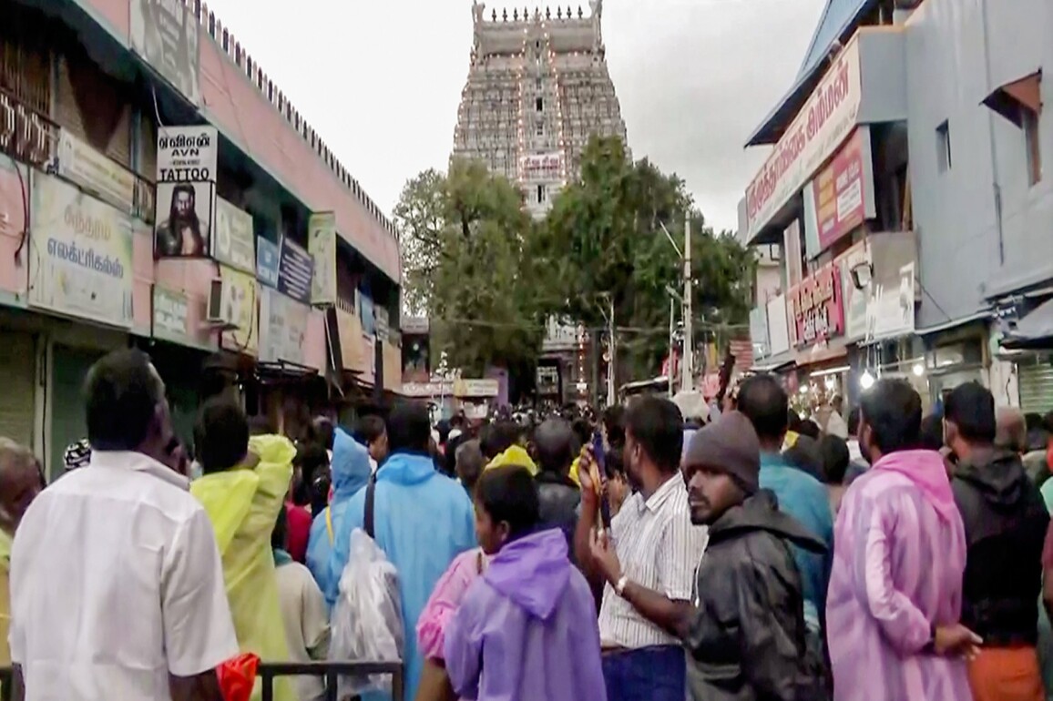 Subramaniya Swamy Temple row: Chaos erupts over lamp lighting at Thiruparankundram hilltop in Madurai