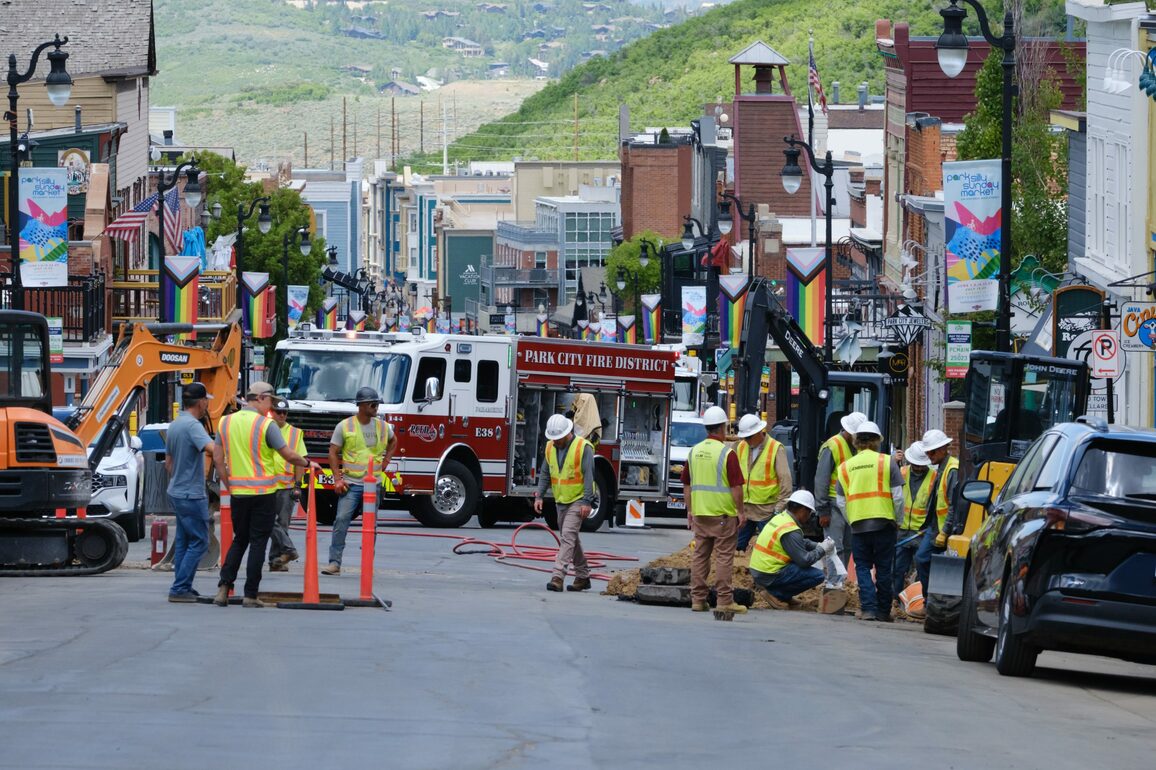 Main Street evacuated after gas line struck - Park Record