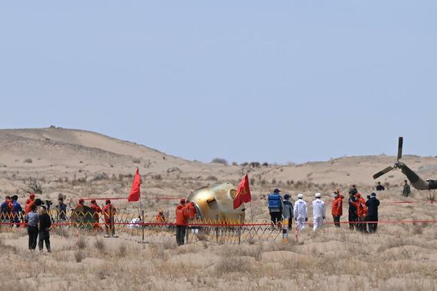 GLOBALink | Shenzhou-19 return capsule touches down, astronauts all sound