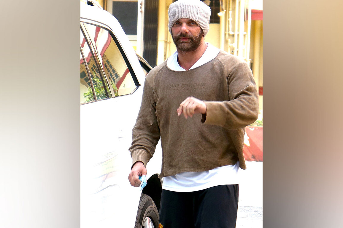 Sohail Khan apologises for riding bike without helmet, explains "I feel claustrophobic"
