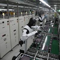 Rare marathon livestream proves China's smart factory robot ready to work, dependably