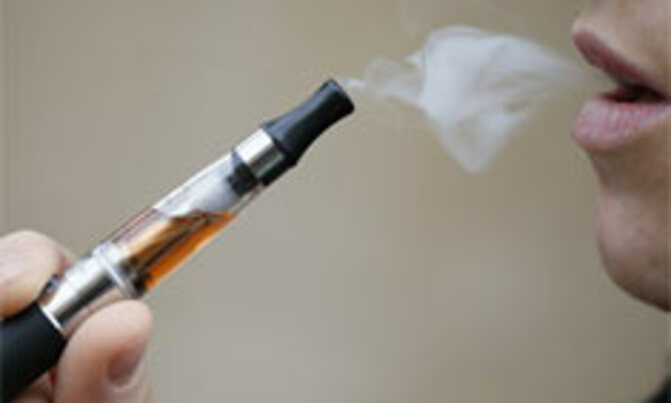 Experts defend e-cigarettes despite concerns Experts defend e-cigarettes despite concerns