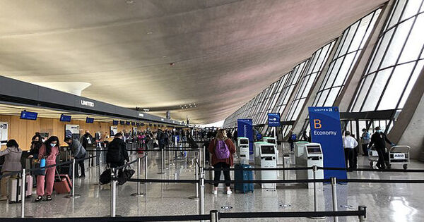 Airlines get relief as FAA reduces schedule cuts at 40 airports