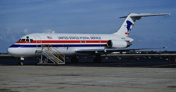 Postmaster warns USPS faces cash crisis, wants Congress to lift cap