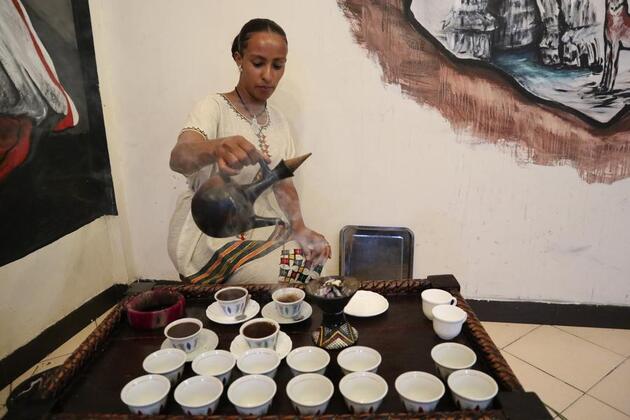 (Hello Africa) Ethiopian coffee producers seek wider Chinese market through CIIE in Shanghai