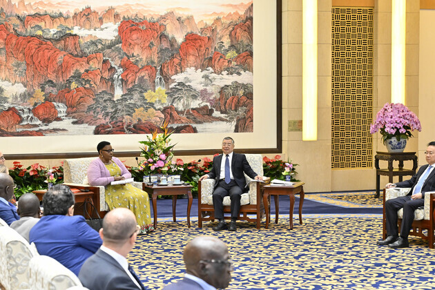 CHINA-BEIJING-LI SHULEI-INT'L SYMPOSIUM-FOREIGN REPRESENTATIVES-MEETING (CN)