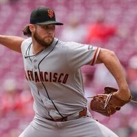 Giants shut down Reds 3-0 as tempers rise in late innings