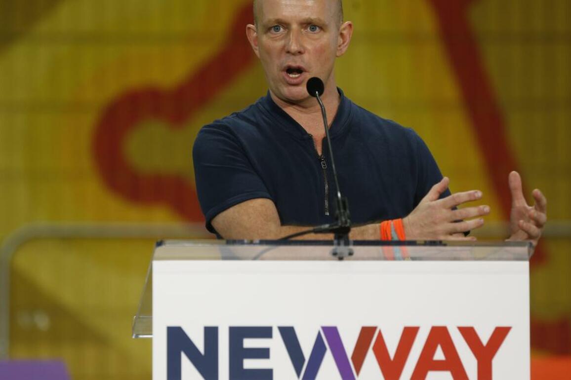Conservative commentator Steve Hilton announces a run for California governor