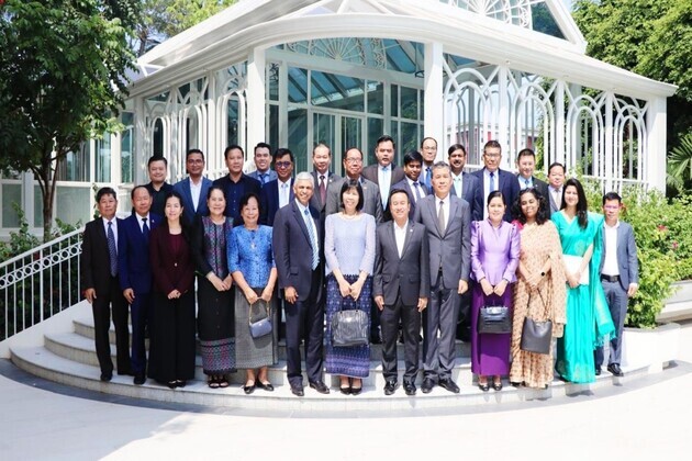 MEA Secy (East) holds talks with ICCR and ITEC Alumni in Cambodia