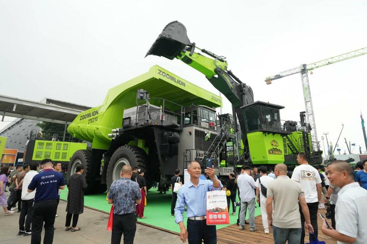 China construction machinery expo highlights industry's green, smart shift