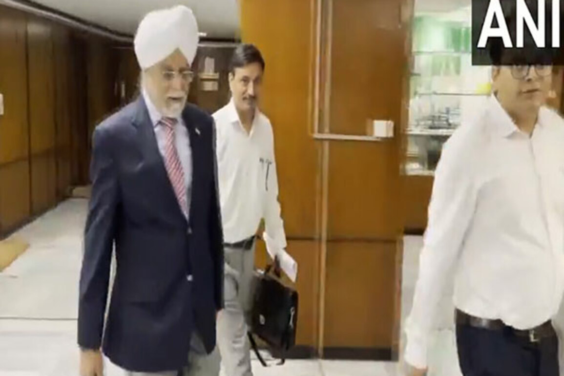 Former CJIs Justice Chandrachud, Justice Khehar to give presentation before JPC on simultaneous polls